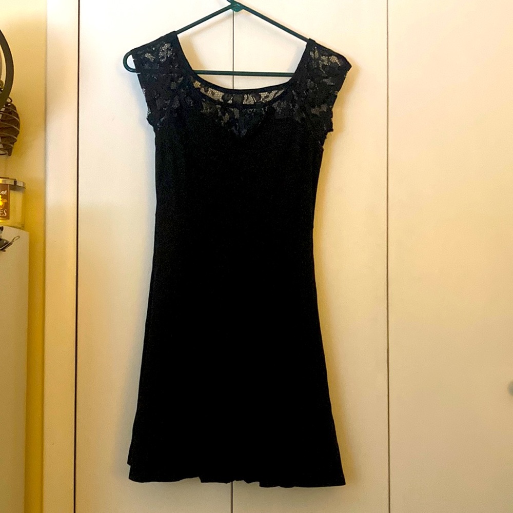 Skater style cap-sleeved lace top minidress